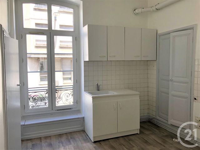 Appartement T4 &agrave; louer - 4 pi&egrave;ces - 109,76 m2 - Valence - 26 - RHONE-ALPES