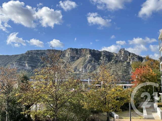 Appartement T3 &agrave; louer - 3 pi&egrave;ces - 49,01 m2 - Guilherand Granges - 07 - RHONE-ALPES