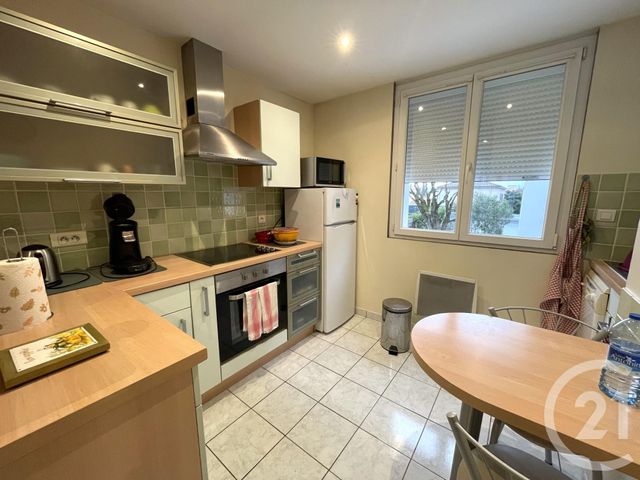 Appartement T3 &agrave; louer - 3 pi&egrave;ces - 49,01 m2 - Guilherand Granges - 07 - RHONE-ALPES