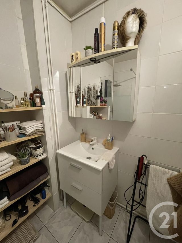 Appartement T3 &agrave; louer - 3 pi&egrave;ces - 65,14 m2 - Valence - 26 - RHONE-ALPES