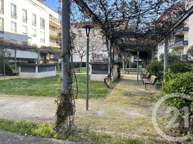 Appartement T3 &agrave; louer - 3 pi&egrave;ces - 65 m2 - Valence - 26 - RHONE-ALPES