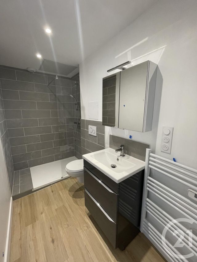 Appartement Duplex &agrave; louer - 3 pi&egrave;ces - 57,96 m2 - Valence - 26 - RHONE-ALPES