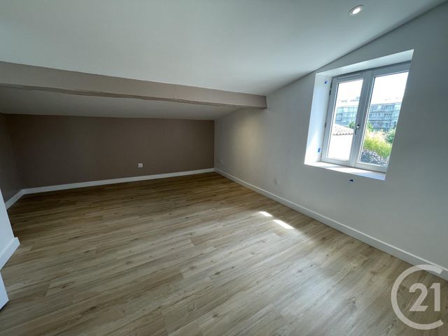 Appartement Duplex &agrave; louer - 3 pi&egrave;ces - 57,96 m2 - Valence - 26 - RHONE-ALPES