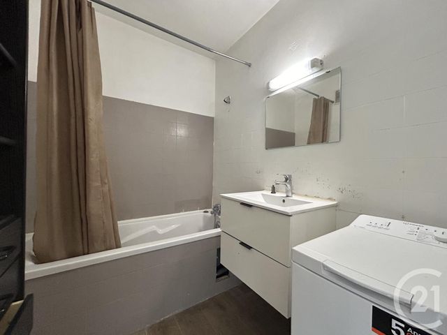 Appartement T3 &agrave; louer - 3 pi&egrave;ces - 55,56 m2 - Valence - 26 - RHONE-ALPES