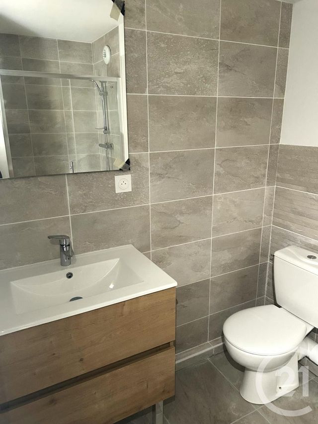 Appartement T2 &agrave; louer - 2 pi&egrave;ces - 45,32 m2 - Romans Sur Isere - 26 - RHONE-ALPES