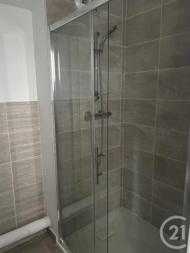 Appartement T2 &agrave; louer - 2 pi&egrave;ces - 45,32 m2 - Romans Sur Isere - 26 - RHONE-ALPES