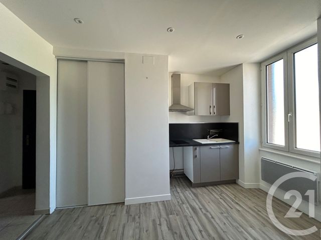 Appartement &agrave; louer - 5 pi&egrave;ces - 45,04 m2 - Gerardmer - 88 - LORRAINE