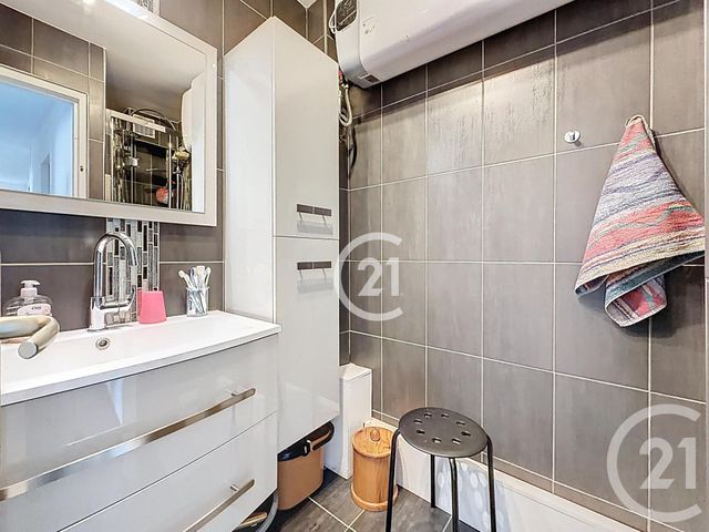 Appartement F4 &agrave; vendre - 4 pi&egrave;ces - 64,22 m2 - Montreuil - 93 - ILE-DE-FRANCE