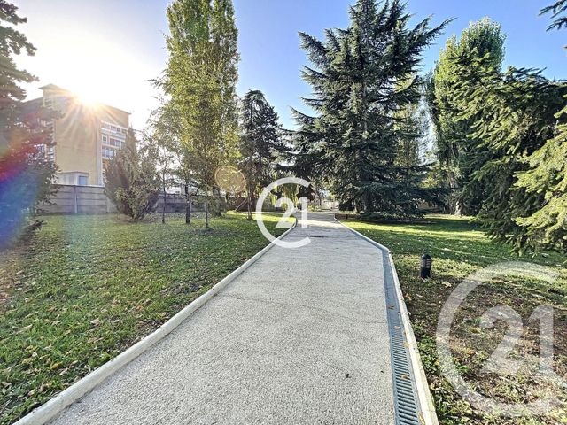 Appartement F2 &agrave; louer - 2 pi&egrave;ces - 42,77 m2 - Romainville - 93 - ILE-DE-FRANCE