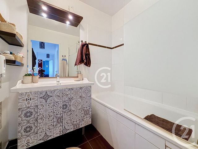 Appartement F3 &agrave; vendre - 3 pi&egrave;ces - 59,93 m2 - Montreuil - 93 - ILE-DE-FRANCE