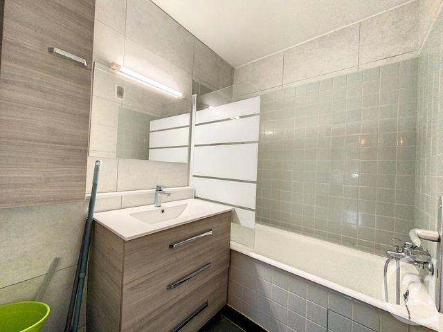 Chambre &agrave; louer - 1 pi&egrave;ce - 9 m2 - Tours - 37 - CENTRE