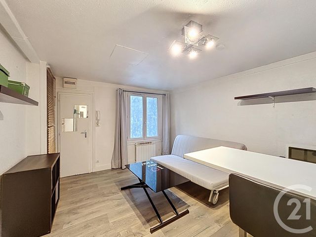 Appartement Studio &agrave; louer - 1 pi&egrave;ce - 18,90 m2 - Tours - 37 - CENTRE