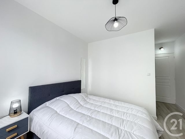 Appartement Chambre à louer - 5 pièces - 11,42 m2 - Tours - 37 - CENTRE