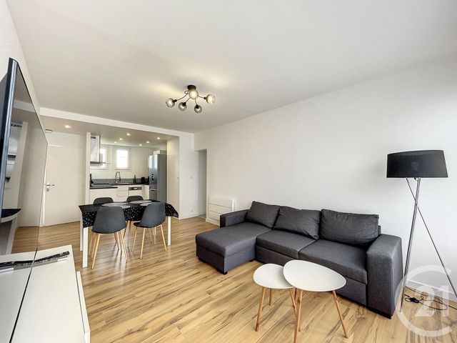 Appartement Chambre à louer - 5 pièces - 11,42 m2 - Tours - 37 - CENTRE