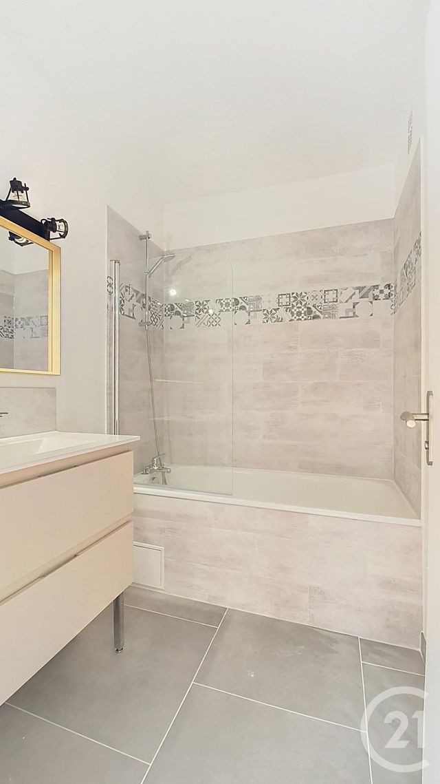 Appartement à vendre - 3 pièces - 66 m2 - La Riche - 37 - CENTRE