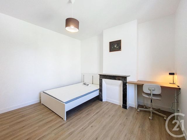 Appartement Chambre à louer - 7 pièces - 14,12 m2 - Tours - 37 - CENTRE