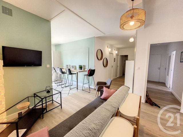 Appartement Chambre à louer - 6 pièces - 10,30 m2 - Tours - 37 - CENTRE