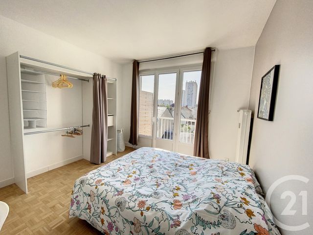 Appartement Chambre à louer - 6 pièces - 10,30 m2 - Tours - 37 - CENTRE