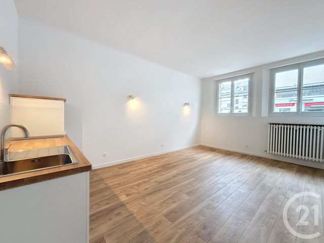 Appartement Studio &agrave; louer - 1 pi&egrave;ce - 25,33 m2 - Tours - 37 - CENTRE