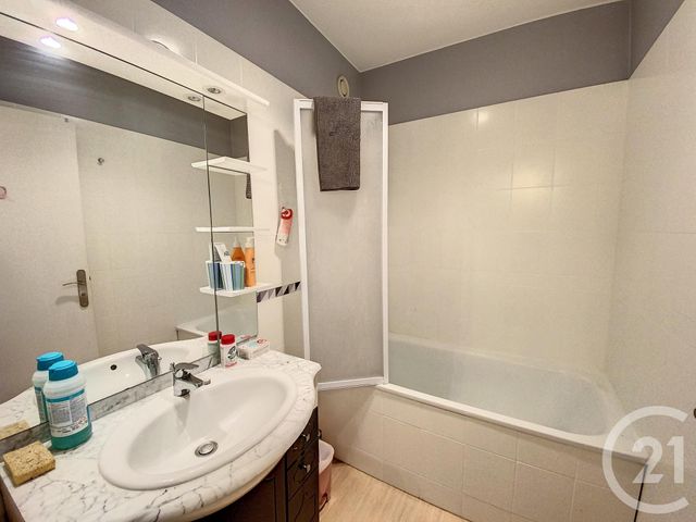 Appartement F3 &agrave; louer - 3 pi&egrave;ces - 65,45 m2 - Tours - 37 - CENTRE