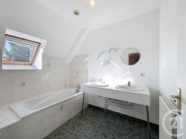 Maison &agrave; louer - 5 pi&egrave;ces - 128,80 m2 - St Cyr Sur Loire - 37 - CENTRE