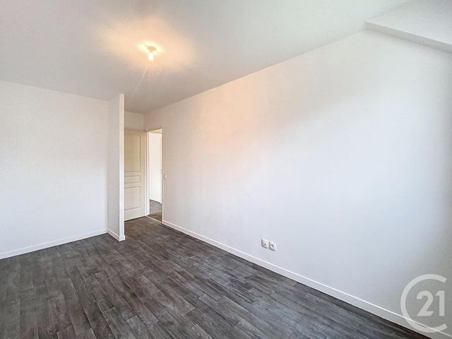 Maison &agrave; louer - 4 pi&egrave;ces - 79,27 m2 - La Ville Aux Dames - 37 - CENTRE