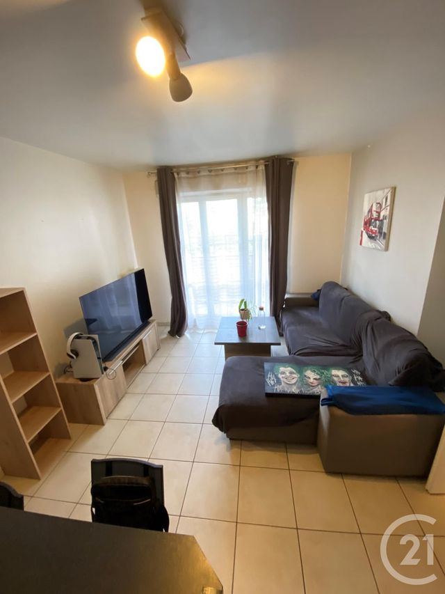 Appartement F2 &agrave; louer - 2 pi&egrave;ces - 40,20 m2 - Brie Comte Robert - 77 - ILE-DE-FRANCE