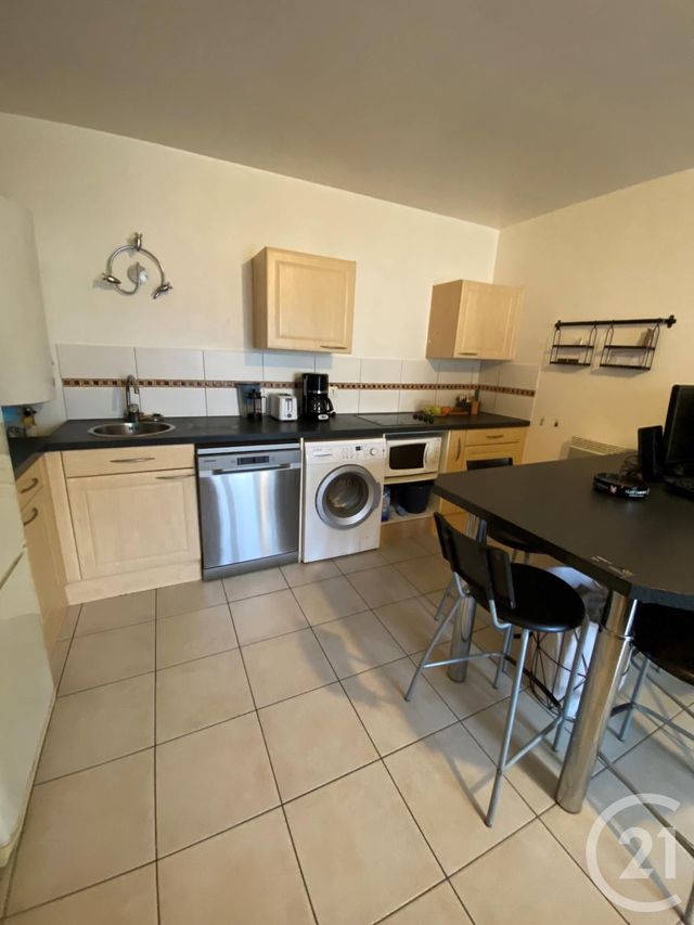 Appartement F2 &agrave; louer - 2 pi&egrave;ces - 40,20 m2 - Brie Comte Robert - 77 - ILE-DE-FRANCE