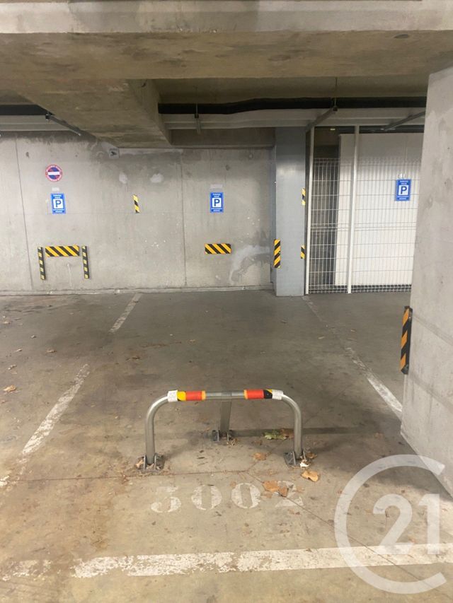 Parking &agrave; louer - 45 m2 - Boissy St Leger - 94 - ILE-DE-FRANCE