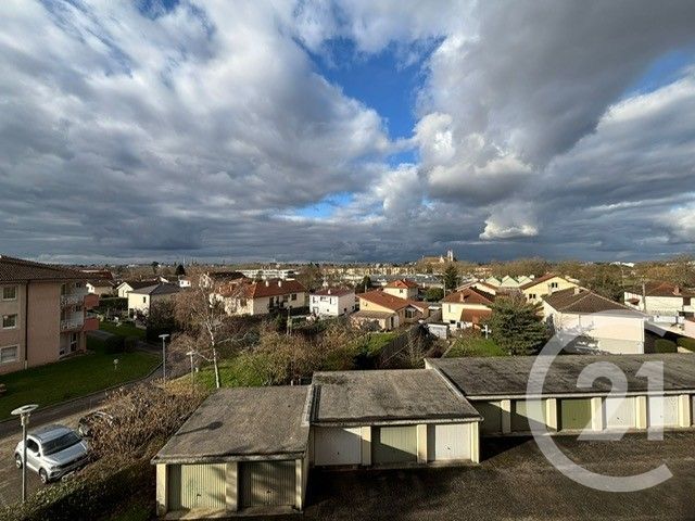 Appartement T4 &agrave; louer - 4 pi&egrave;ces - 75,40 m2 - Bourg En Bresse - 01 - RHONE-ALPES