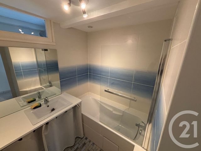 Appartement T4 &agrave; louer - 4 pi&egrave;ces - 75,40 m2 - Bourg En Bresse - 01 - RHONE-ALPES