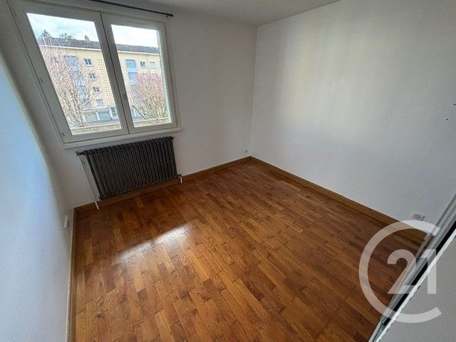 Appartement T4 &agrave; louer - 4 pi&egrave;ces - 75,40 m2 - Bourg En Bresse - 01 - RHONE-ALPES