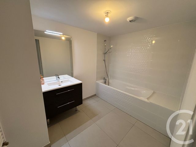 Appartement F2 à louer - 2 pièces - 59,41 m2 - Bourg En Bresse - 01 - RHONE-ALPES