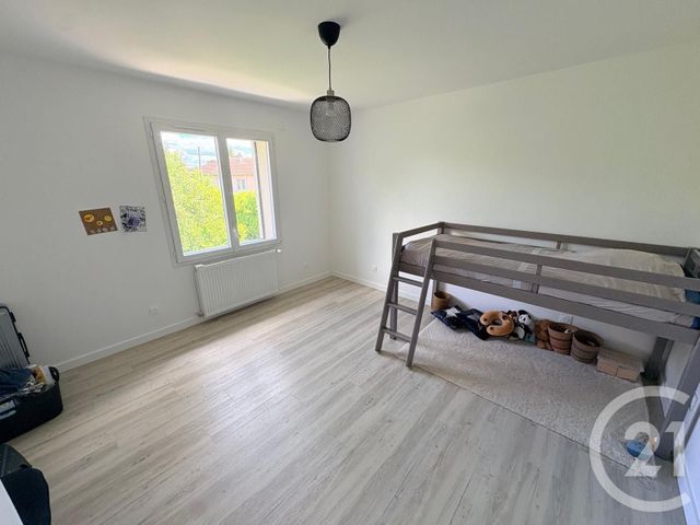 Maison &agrave; louer - 5 pi&egrave;ces - 180 m2 - St Denis Les Bourg - 01 - RHONE-ALPES