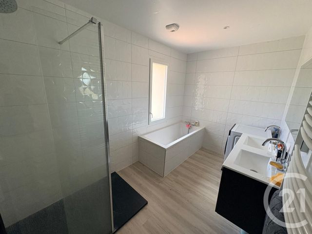Maison &agrave; louer - 5 pi&egrave;ces - 180 m2 - St Denis Les Bourg - 01 - RHONE-ALPES