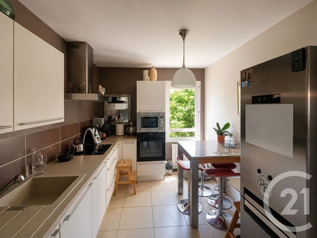 Appartement T3 &agrave; vendre - 3 pi&egrave;ces - 64,79 m2 - Bourg En Bresse - 01 - RHONE-ALPES