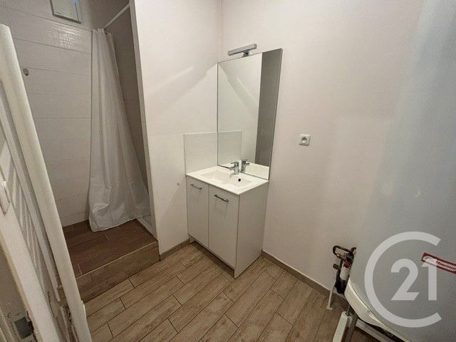 Appartement T2 &agrave; louer - 2 pi&egrave;ces - 42,44 m2 - Bourg En Bresse - 01 - RHONE-ALPES