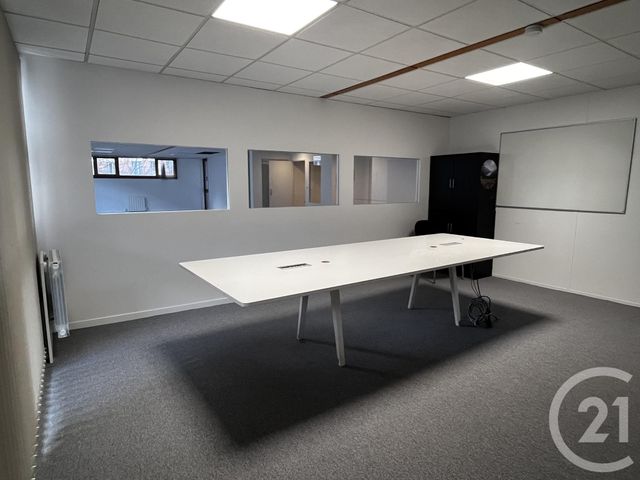 Local commercial à louer - 136.0 m2 - 92 - Hauts-de-Seine