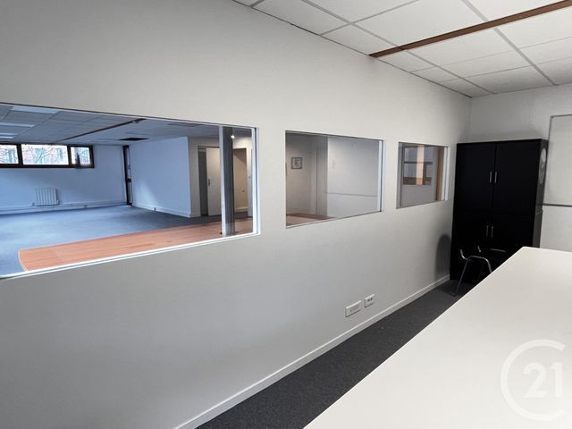 Local commercial à louer - 136.0 m2 - 92 - Hauts-de-Seine