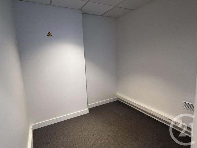 Local commercial à louer - 136.0 m2 - 92 - Hauts-de-Seine