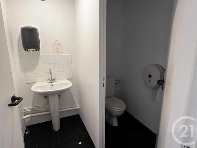 Local commercial à louer - 136.0 m2 - 92 - Hauts-de-Seine