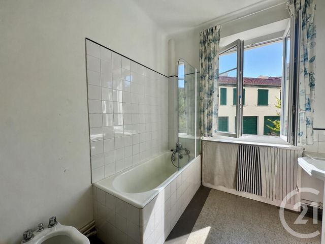 Appartement &agrave; louer - 3 pi&egrave;ces - 80,50 m2 - St Jean De Luz - 64 - AQUITAINE