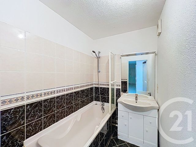 Appartement F3 &agrave; vendre - 3 pi&egrave;ces - 65,45 m2 - Cournon D Auvergne - 63 - AUVERGNE