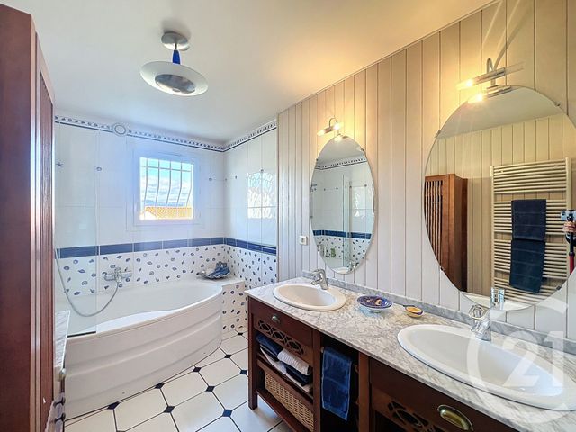 Maison &agrave; vendre - 8 pi&egrave;ces - 215 m2 - Cournon D Auvergne - 63 - AUVERGNE