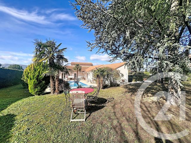 Maison &agrave; vendre - 8 pi&egrave;ces - 215 m2 - Cournon D Auvergne - 63 - AUVERGNE