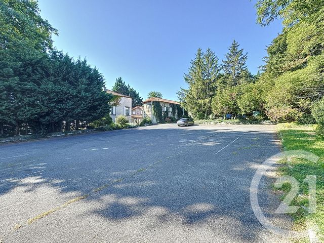 Maison à vendre - 17 pièces - 879,59 m2 - Perignat Les Sarlieve - 63 - AUVERGNE