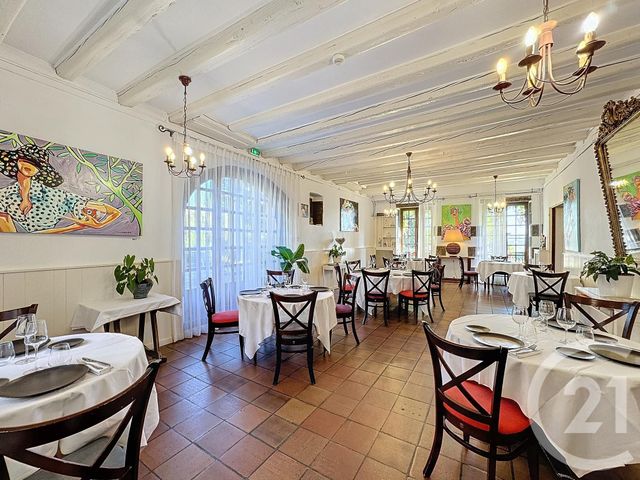 Maison à vendre - 17 pièces - 879,59 m2 - Perignat Les Sarlieve - 63 - AUVERGNE