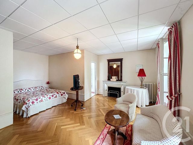 Maison à vendre - 17 pièces - 879,59 m2 - Perignat Les Sarlieve - 63 - AUVERGNE