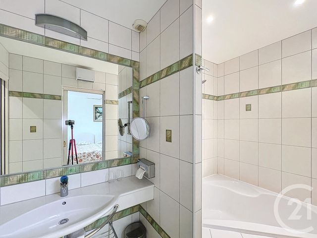 Maison à vendre - 17 pièces - 879,59 m2 - Perignat Les Sarlieve - 63 - AUVERGNE