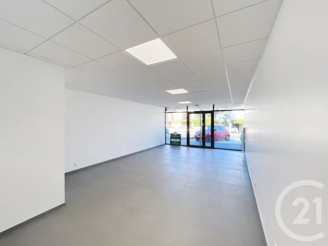 Local commercial à louer - 40.01 m2 - 63 - Puy-de-Dome